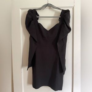 Black long sleeve short dress